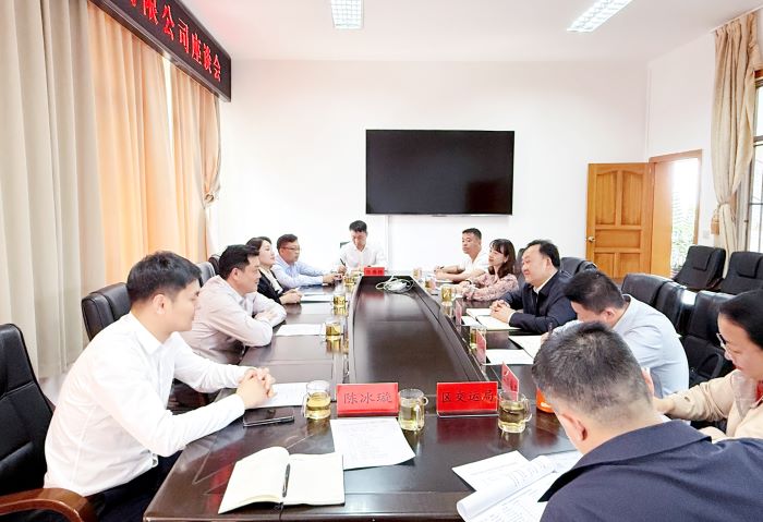 3月4日，太平洋建設(shè)董事局主席嚴(yán)昊與云南省普洱市委常委、思茅區(qū)委書記胡選坤會(huì)談 (2).jpg