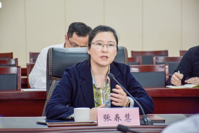 3月14日，太平洋建設(shè)與河源市燈塔盆地農(nóng)高區(qū)交流座談會在廣東河源召開，太平洋建設(shè)董事局主席嚴昊與燈塔盆地農(nóng)高區(qū)管委會主任張春慧就深化合作展開交流 (2).jpg